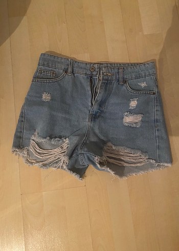 Kadın Açık Mavi Yırtık Mini Denim Şort