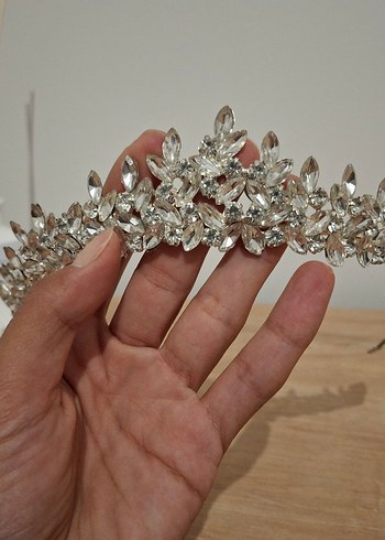 Beyaz Pul İşlemeli Klasik Gelin Tacı - Görsel 2