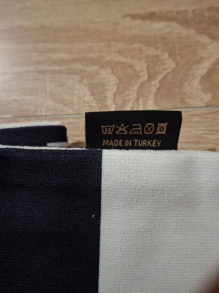 Beyaz Siyah Desenli Modern Yastık Kılıfı - Görsel 2