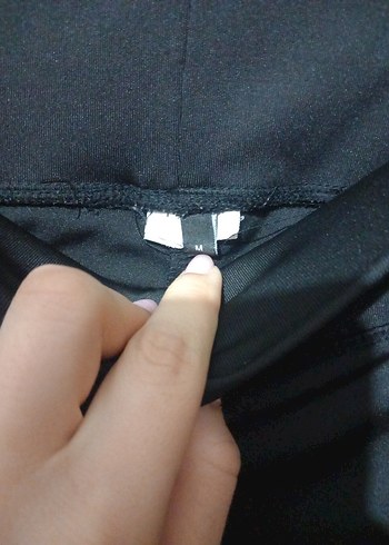 Siyah Kadın Spor Tayt Yırtmaçlı Midi Boy - Görsel 2