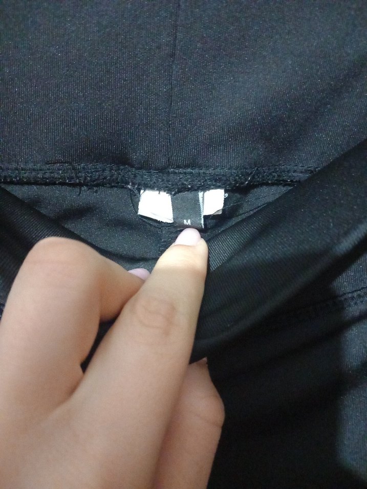 Siyah Kadın Spor Tayt Yırtmaçlı Midi Boy - Görsel 2