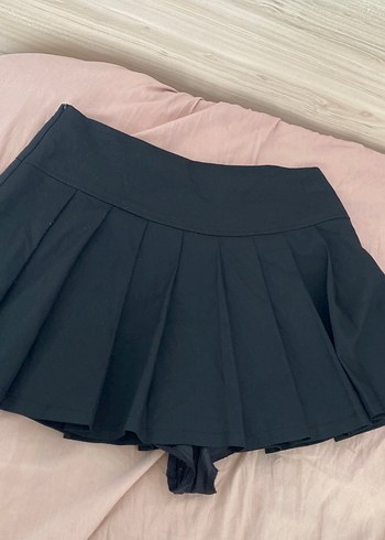 Siyah Pilili Mini Etek