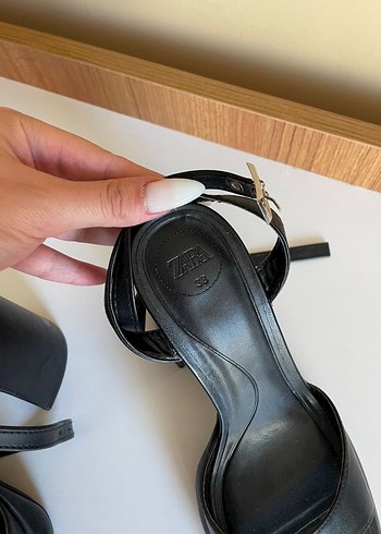 38 Beden Zara Siyah Platform Topuklu Ayakkabı