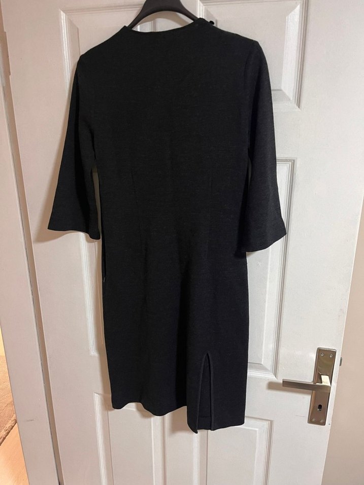 V Yaka Deri Detaylı Uzun Antrasit Elbise - Görsel 3