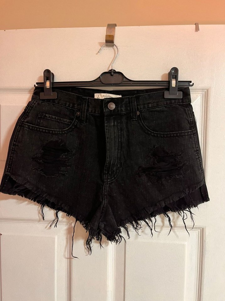 Kadın Siyah Yırtık Mini Kot Şort - Görsel 3