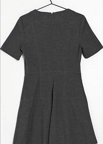 Gri Kısa Kollu Piliseli Triko Elbise - Görsel 2