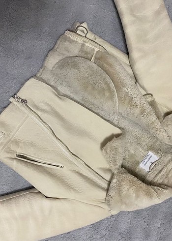 Stradivarius Stradivarius Bej Süet Kürklü Kadın Ceket