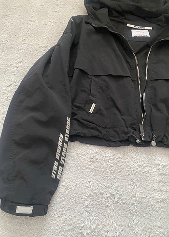 Bershka Bershka Kapüşonlu Fermuarlı Kadın Ceket