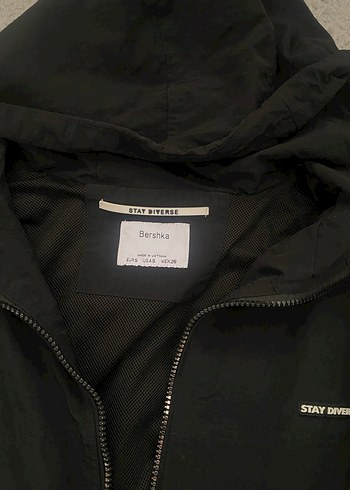 36 Beden siyah Renk Bershka Kapüşonlu Fermuarlı Kadın Ceket