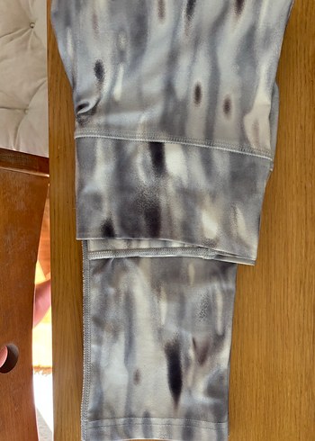 Nike Gri Batik Desenli Midi Tayt