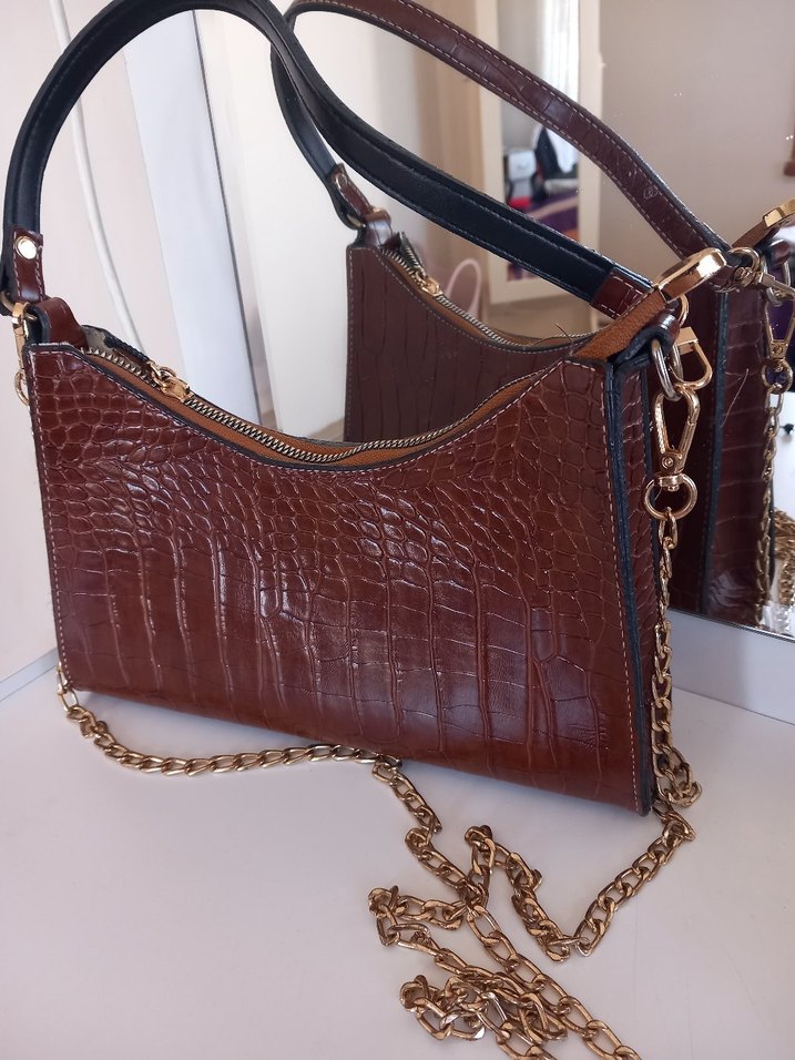 Zincir Detaylı Parlak Kahverengi Yılan Derisi Çanta - Görsel 3