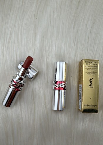 Yves Saint Laurent Parlak Kırmızı Ruj