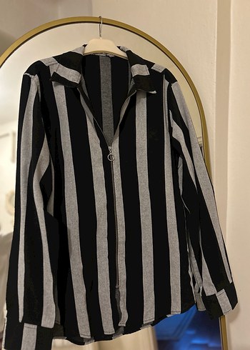 Düğmeli Siyah-Gri Çizgili Erkek Gömlek - Görsel 5