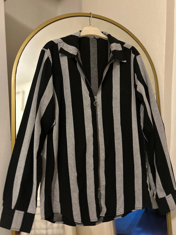 Düğmeli Siyah-Gri Çizgili Erkek Gömlek - Görsel 2
