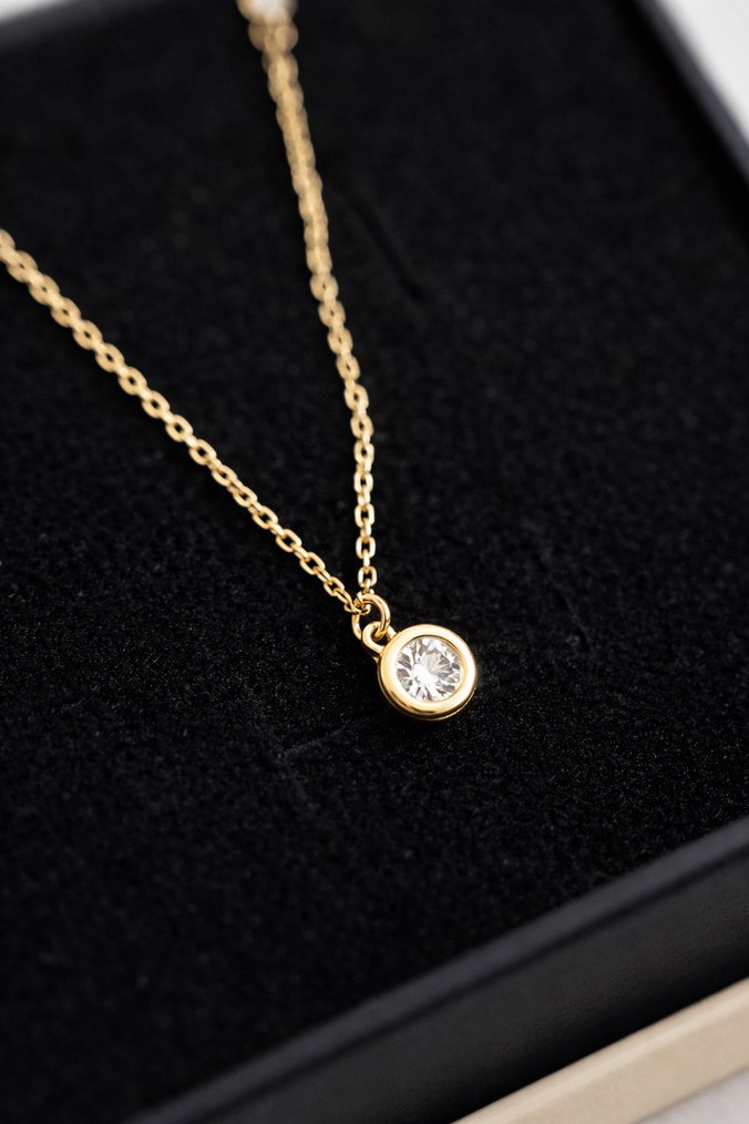 Altın Renk Zincir Detaylı Mini Kolye - Görsel 2