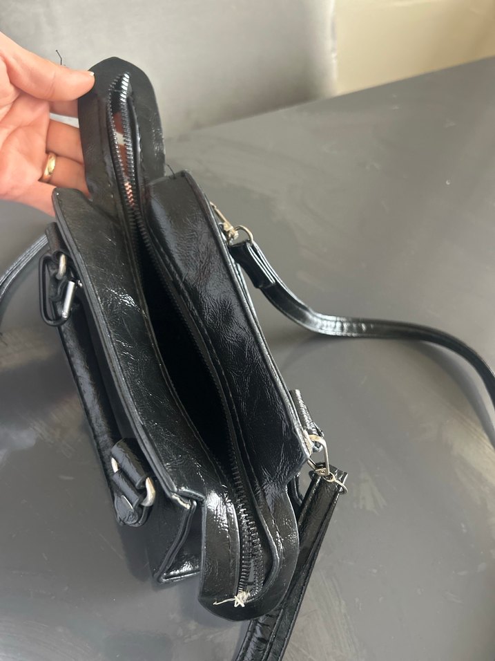 Siyah Deri Tokalı Kadın El Çantası - Görsel 4