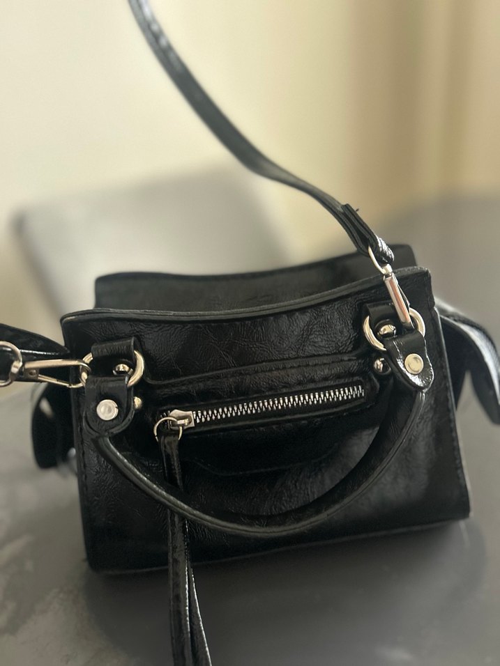 Siyah Deri Tokalı Kadın El Çantası - Görsel 2