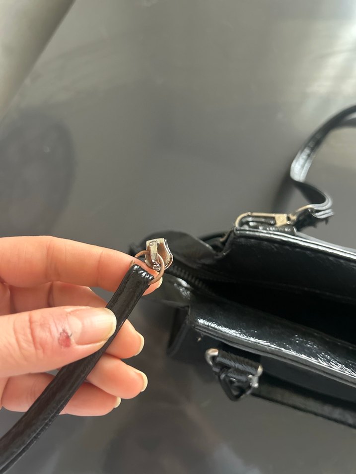 Siyah Deri Tokalı Kadın El Çantası - Görsel 3