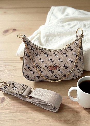 Guess GUESS Zincir Detaylı Modern Klasik Bej Kadın Çanta