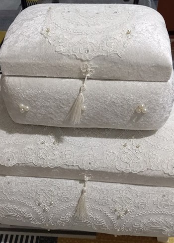 Dantel İşlemeli Beyaz Vintage çeyiz sandığı