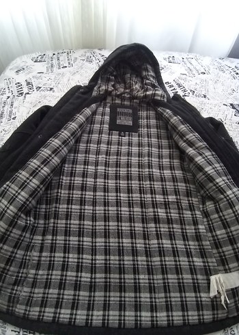 Erkek Çocuk Siyah Düğmeli Goth Kaban - Görsel 2