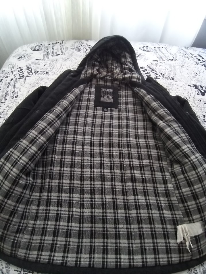 Erkek Çocuk Siyah Düğmeli Goth Kaban - Görsel 2