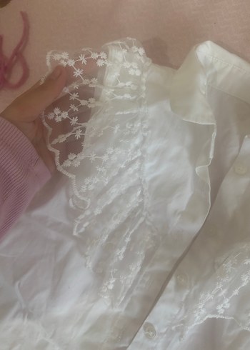 Kız Çocuk Beyaz Kısa Kollu Fırfırlı Gömlek - Görsel 3