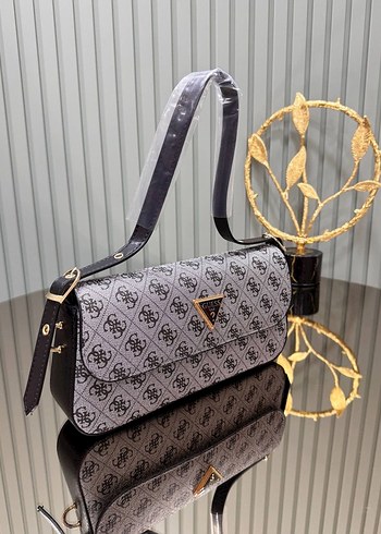 Guess Tokalı Modern Klasik Kadın Çanta