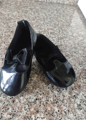 Parlak Siyah Kız Çocuk Babet Ayakkabı - Görsel 2