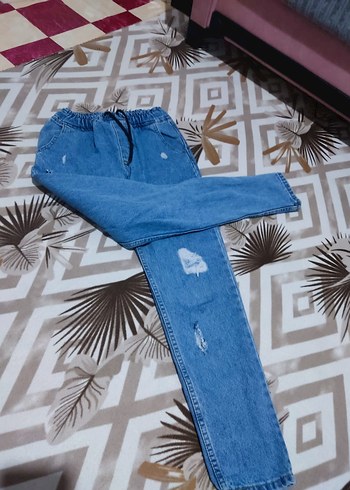 38 Beden mavi Renk Yırtık Detaylı Kot Pantolon