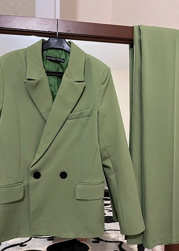 Düğmeli Yeşil Midi Kadın Blazer