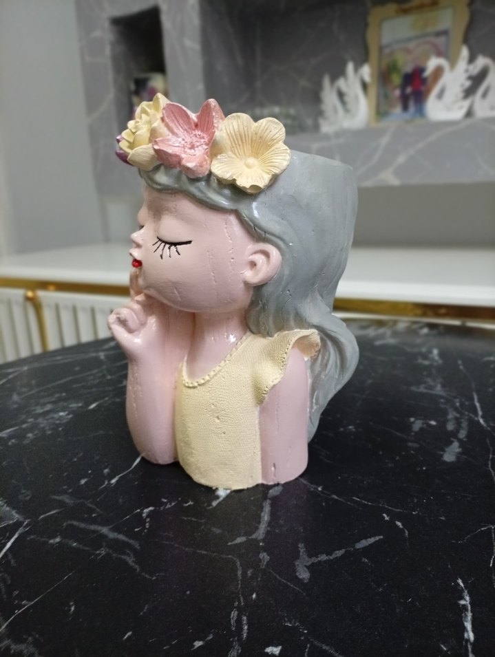 Pembe Çiçekli Kız Biblo - Görsel 3