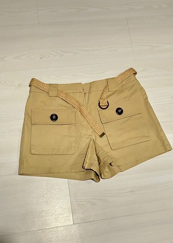 l Beden Bej Kemerli Kadın Yüksek Bel Mini Şort