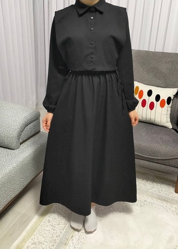 Uzun Kollu Siyah Düğmeli Uzun Elbise