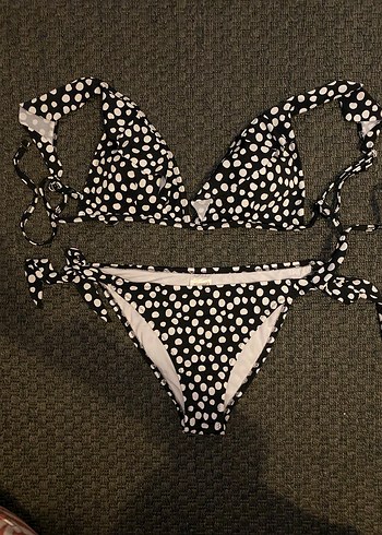Siyah Puantiyeli Bikini Takımı