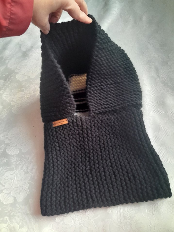 BOYUNLUKLU KORUYUCU BERE
SİYAH ARKASI BEYAZ MODELLİ - Görsel 2