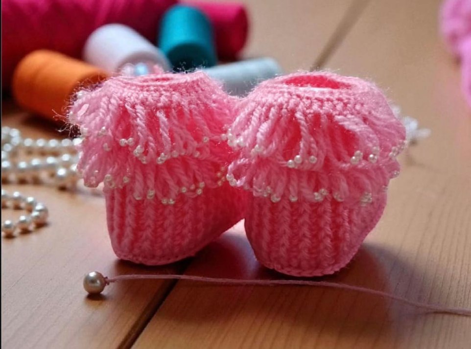 Nakışlı Örgü Pembe Kız Bebek Patik - Görsel 2