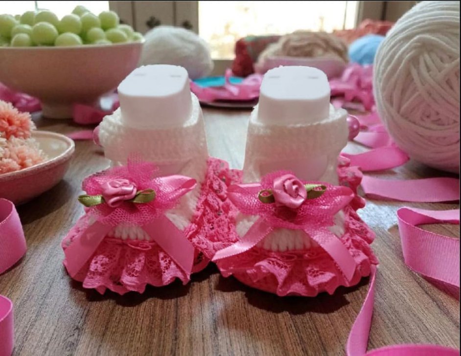 Pembe Nakışlı Kız Bebek Örgü Patik - Görsel 3