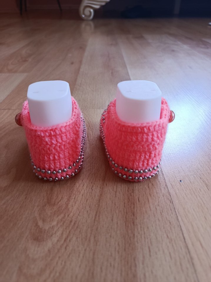 Boncuk İşlemeli Pembe Örgü Kız Bebek Patik - Görsel 2