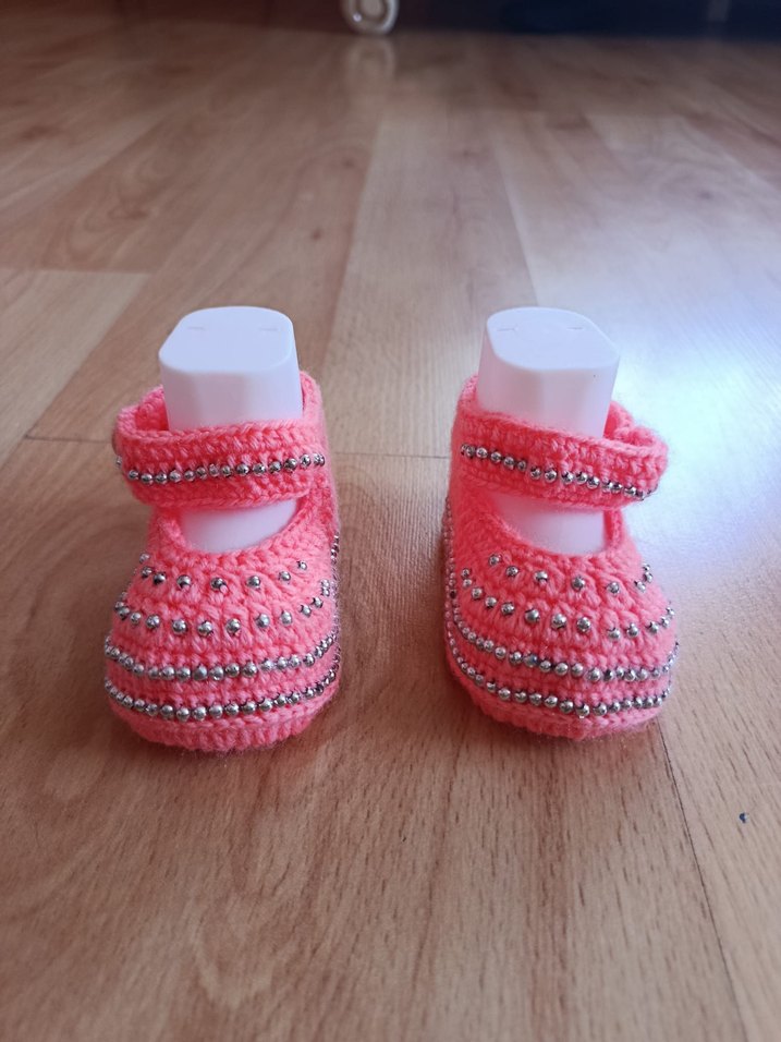 Boncuk İşlemeli Pembe Örgü Kız Bebek Patik - Görsel 3