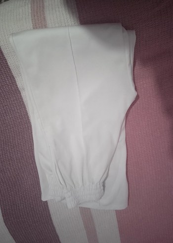 Kadın Beyaz Piliseli Rahat eşofman altı - Görsel 4