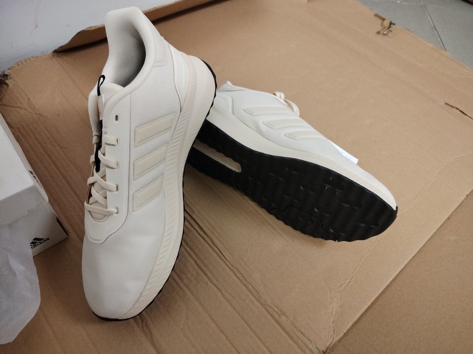 Adidas yürüyüş ayakkabısı - Görsel 3