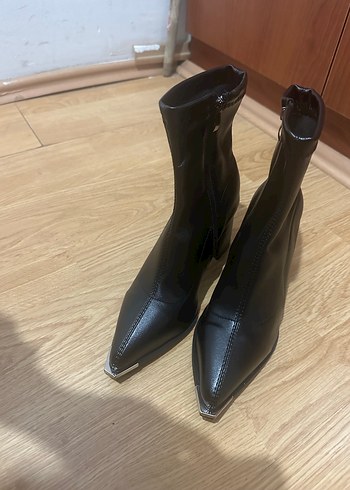 Siyah Deri Tokalı Topuklu Bayan Bot - Görsel 3