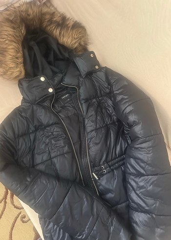 Siyah Kürklü Kadın Kışlık Mont - Görsel 2