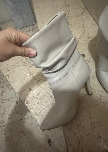 Kadın krem rengi çizme - Görsel 3