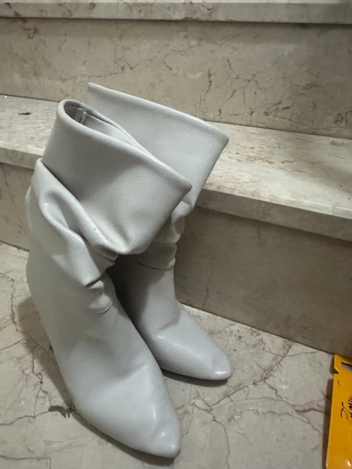 Kadın krem rengi çizme - Görsel 4