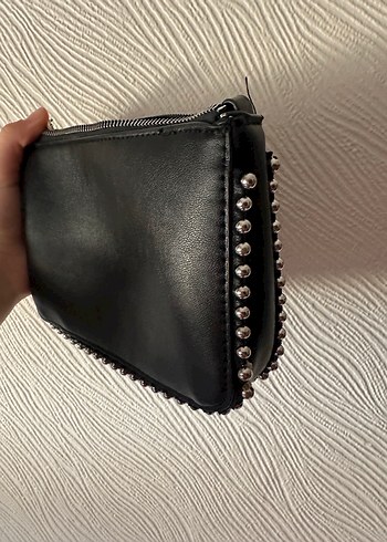 Stradivarius Zincir Detaylı Siyah Deri Kadın Çanta
