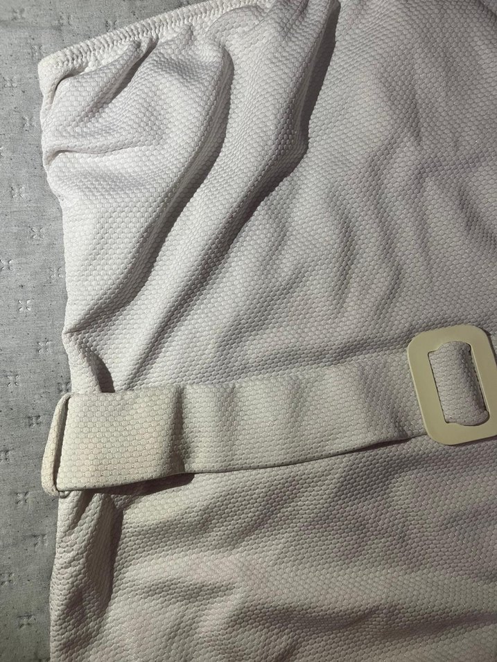 Tek Omuzlu Beyaz Kemerli Kadın Mayo - Görsel 3