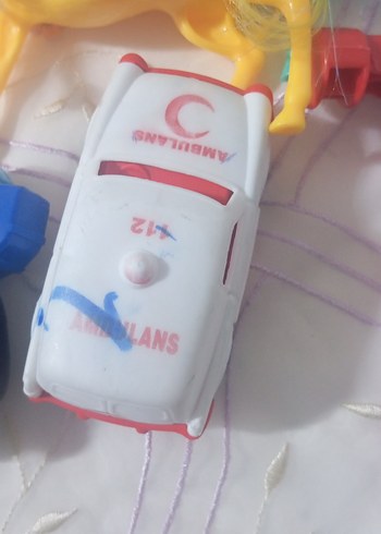 Renkli Oyuncak Seti: Tabanca, Atlar, Araba ve Çekiç - Görsel 2