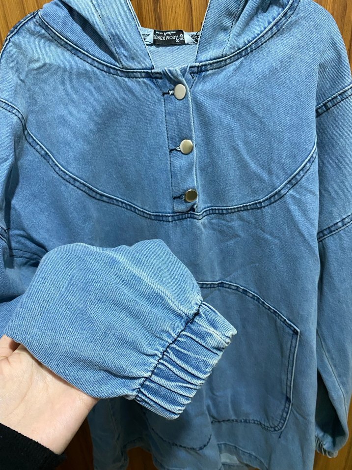Kapüşonlu Düğmeli Mavi Kot Ceket - Görsel 2